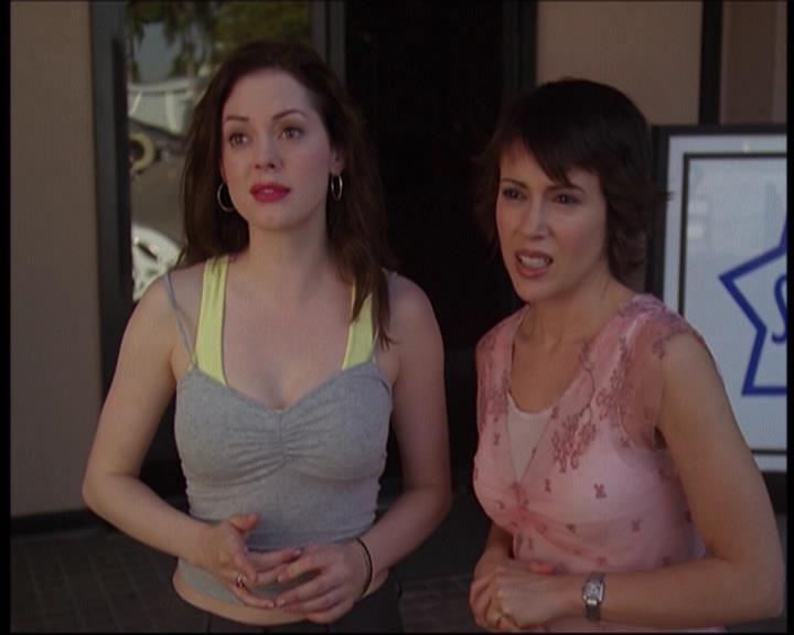 Charmed-Online-dot-net_622ItsABadBadBadBadWorldPart1-0677.jpg