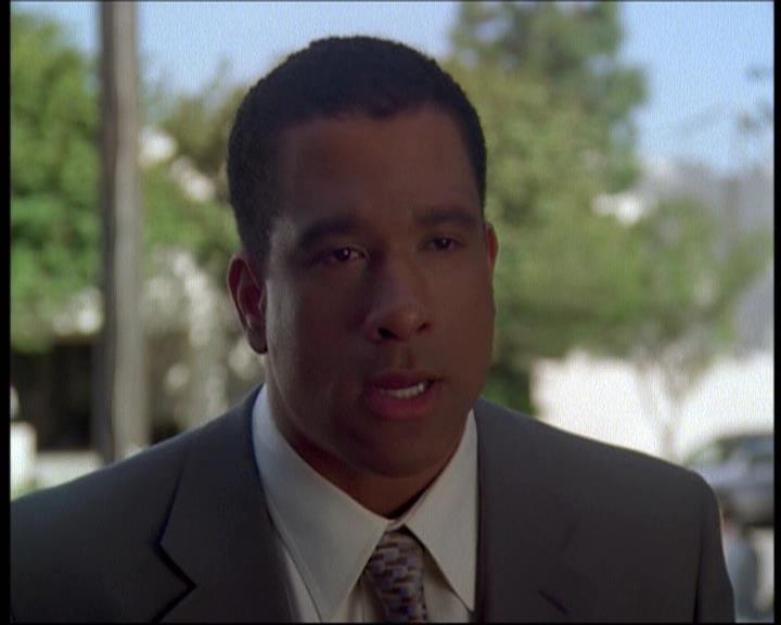 Charmed-Online-dot-net_622ItsABadBadBadBadWorldPart1-0678.jpg