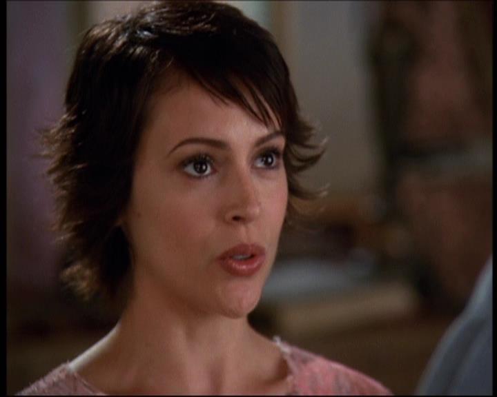Charmed-Online-dot-net_622ItsABadBadBadBadWorldPart1-0812.jpg