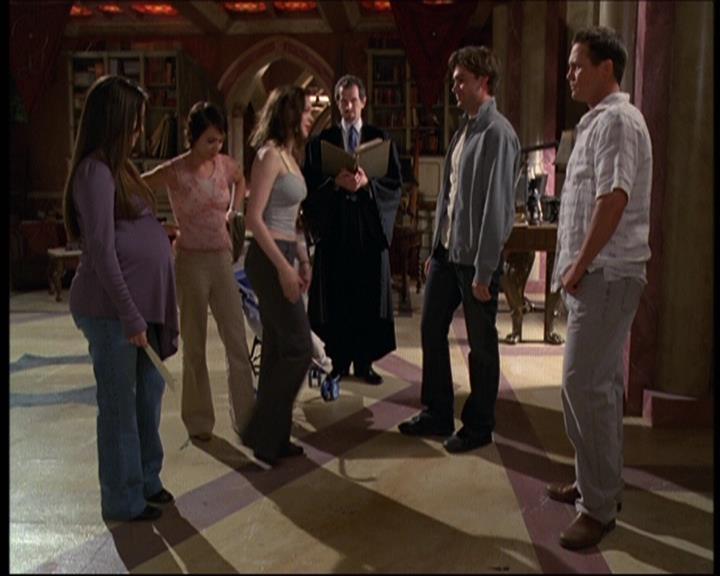 Charmed-Online-dot-net_622ItsABadBadBadBadWorldPart1-0823.jpg