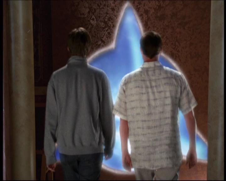 Charmed-Online-dot-net_622ItsABadBadBadBadWorldPart1-0869.jpg