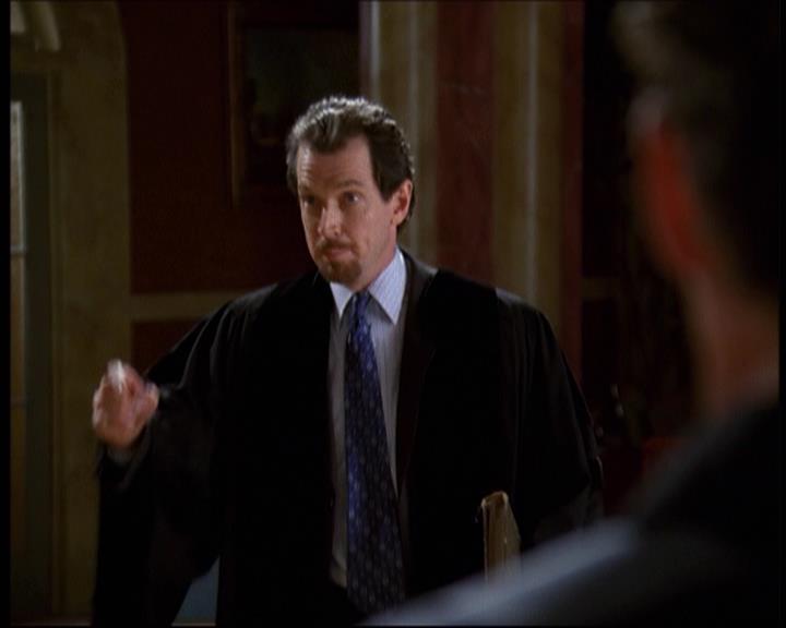 Charmed-Online-dot-net_622ItsABadBadBadBadWorldPart1-0909.jpg