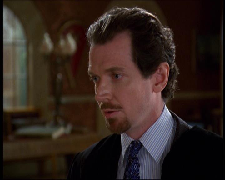 Charmed-Online-dot-net_622ItsABadBadBadBadWorldPart1-0952.jpg
