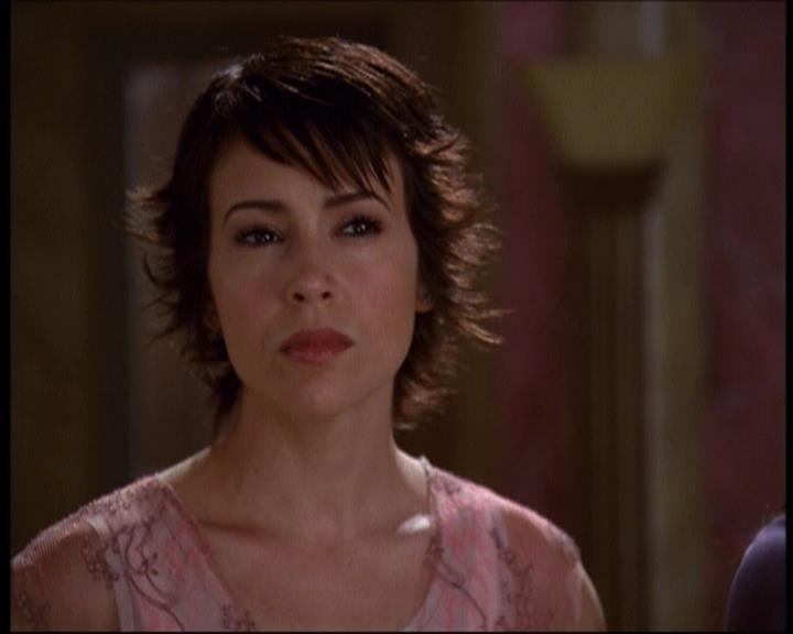 Charmed-Online-dot-net_622ItsABadBadBadBadWorldPart1-0953.jpg