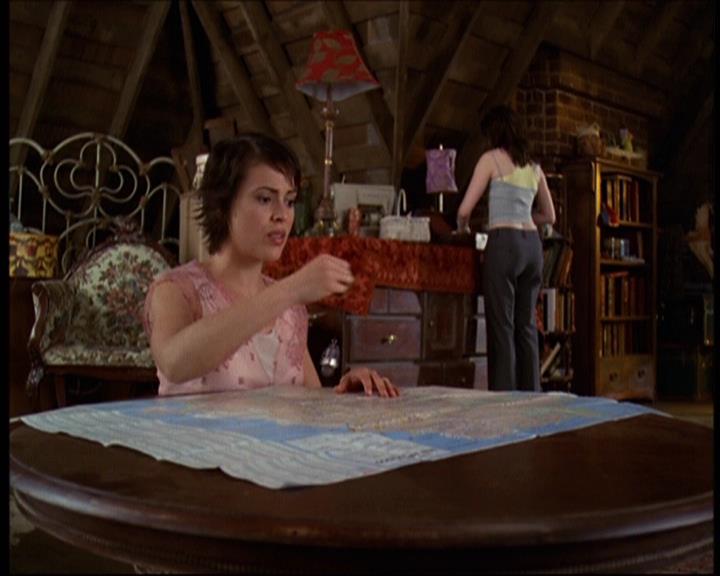 Charmed-Online-dot-net_622ItsABadBadBadBadWorldPart1-1107.jpg