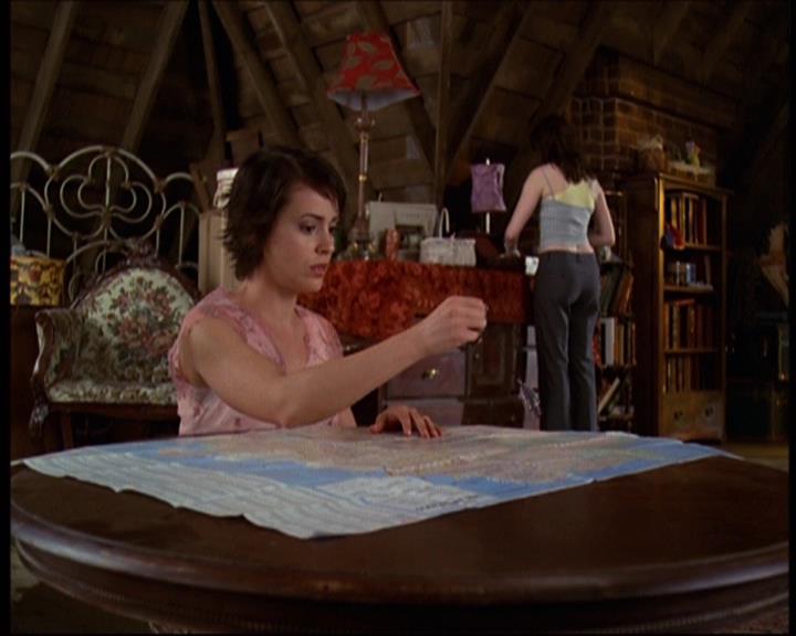 Charmed-Online-dot-net_622ItsABadBadBadBadWorldPart1-1108.jpg