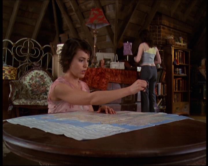 Charmed-Online-dot-net_622ItsABadBadBadBadWorldPart1-1111.jpg