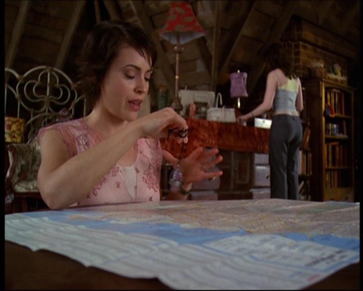 Charmed-Online-dot-net_622ItsABadBadBadBadWorldPart1-1129.jpg