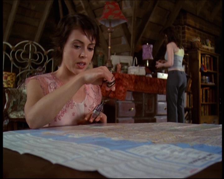 Charmed-Online-dot-net_622ItsABadBadBadBadWorldPart1-1130.jpg