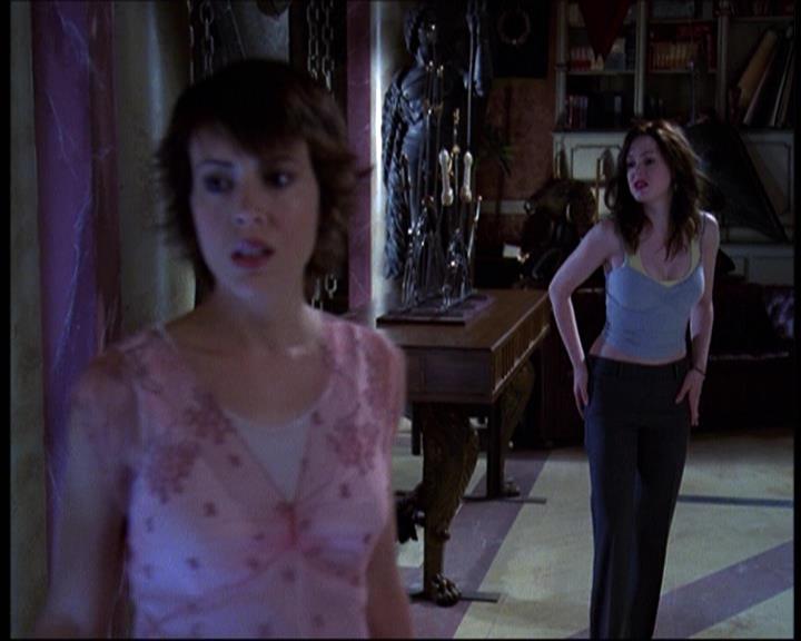 Charmed-Online-dot-net_622ItsABadBadBadBadWorldPart1-1379.jpg