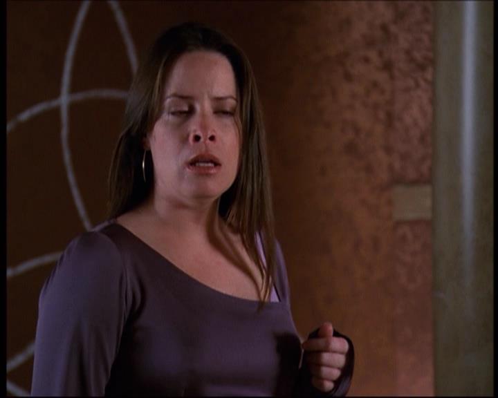 Charmed-Online-dot-net_622ItsABadBadBadBadWorldPart1-1402.jpg