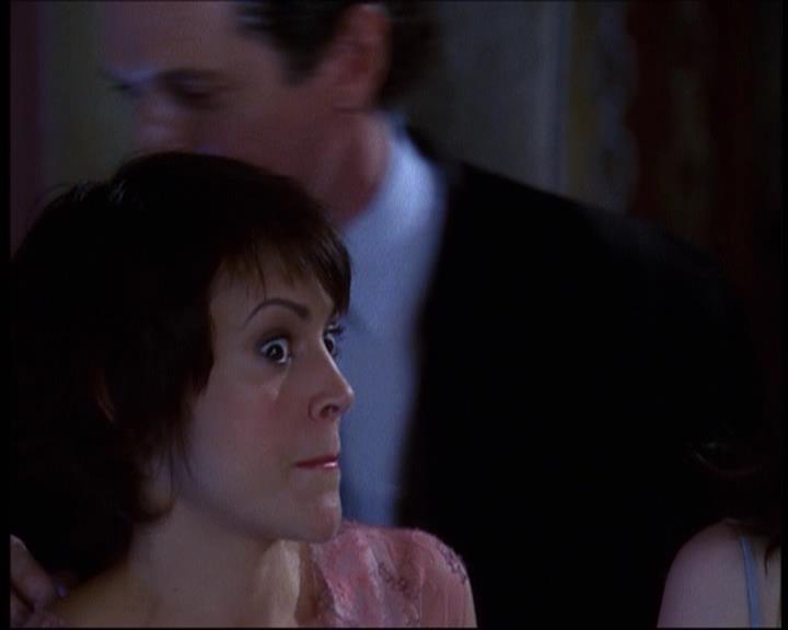 Charmed-Online-dot-net_622ItsABadBadBadBadWorldPart1-1455.jpg