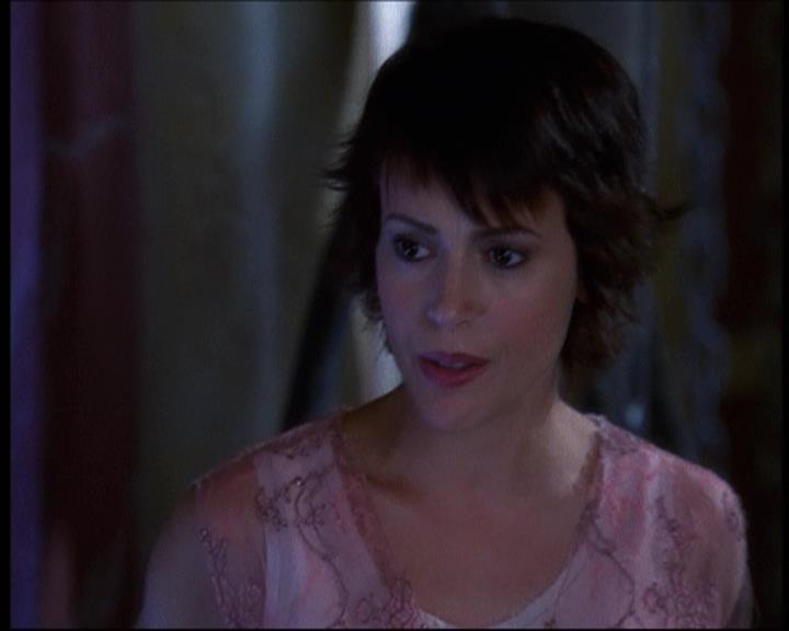 Charmed-Online-dot-net_622ItsABadBadBadBadWorldPart1-1496.jpg