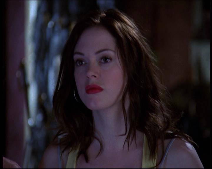 Charmed-Online-dot-net_622ItsABadBadBadBadWorldPart1-1516.jpg