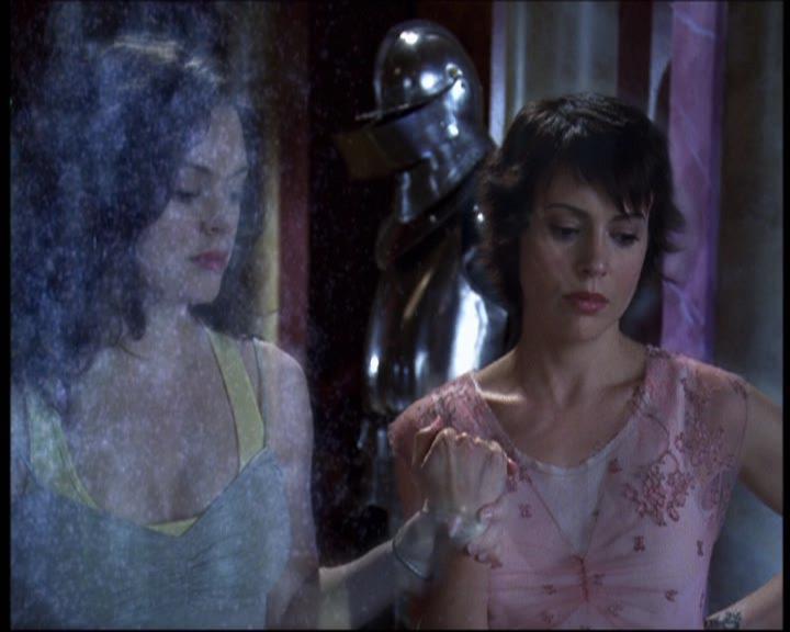 Charmed-Online-dot-net_622ItsABadBadBadBadWorldPart1-1548.jpg