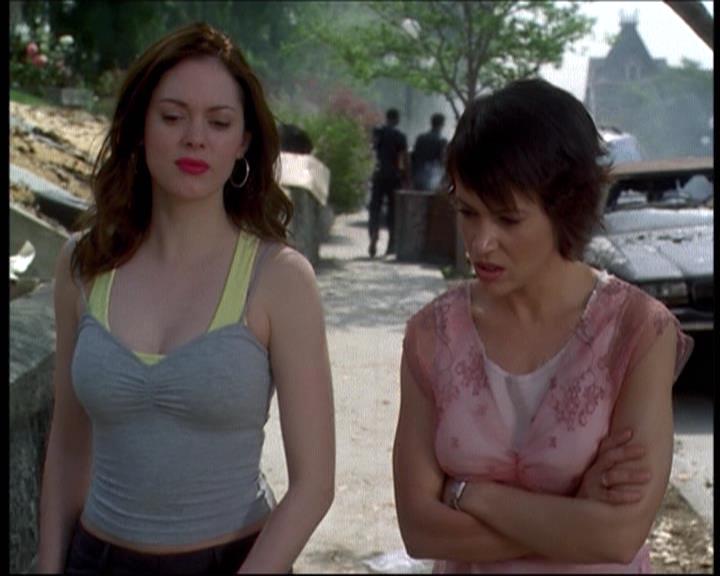 Charmed-Online-dot-net_622ItsABadBadBadBadWorldPart1-1592.jpg