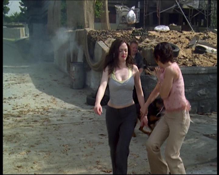 Charmed-Online-dot-net_622ItsABadBadBadBadWorldPart1-1599.jpg