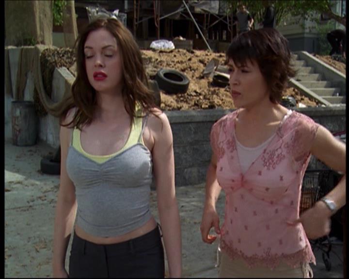 Charmed-Online-dot-net_622ItsABadBadBadBadWorldPart1-1606.jpg