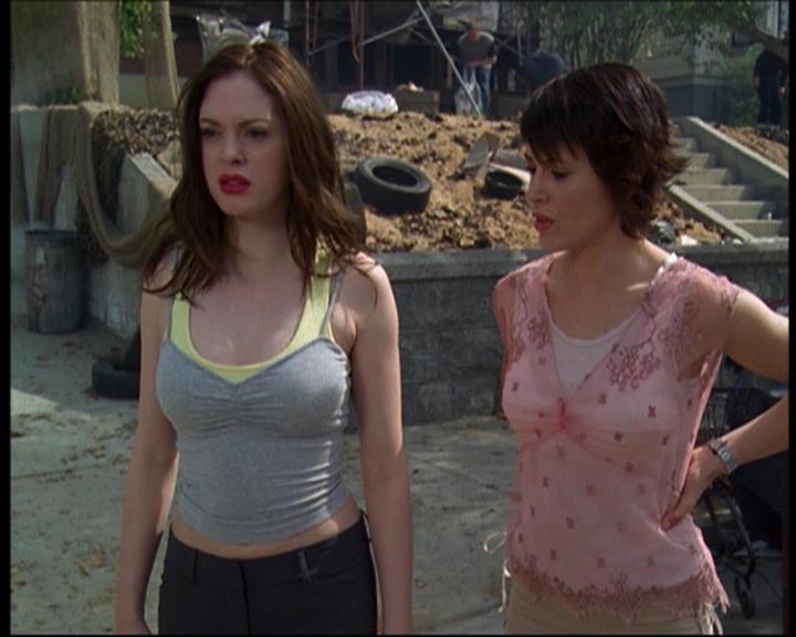 Charmed-Online-dot-net_622ItsABadBadBadBadWorldPart1-1608.jpg