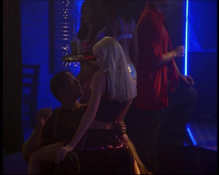 Charmed-Online-dot-net_622ItsABadBadBadBadWorldPart1-1658.jpg