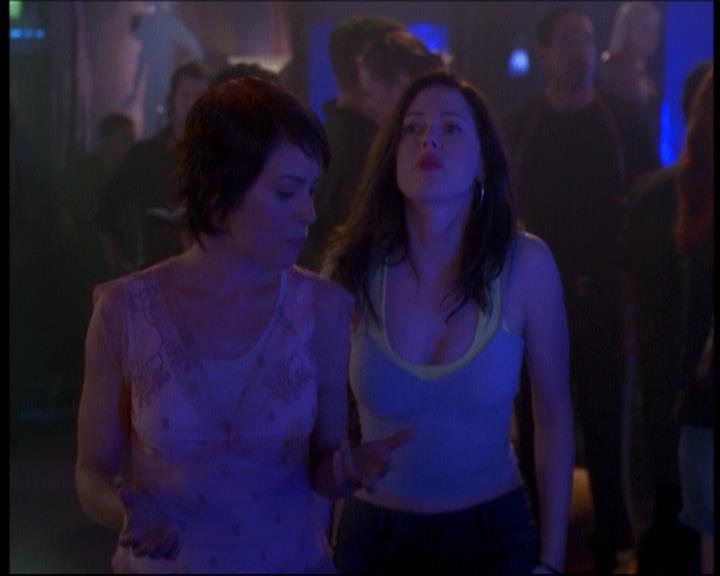 Charmed-Online-dot-net_622ItsABadBadBadBadWorldPart1-1779.jpg