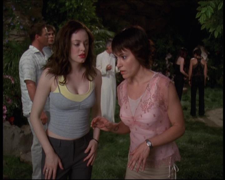 Charmed-Online-dot-net_622ItsABadBadBadBadWorldPart1-1975.jpg