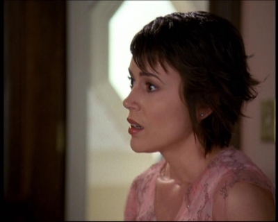 Charmed-Online-dot-net_622ItsABadBadBadBadWorldPart1-0364.jpg