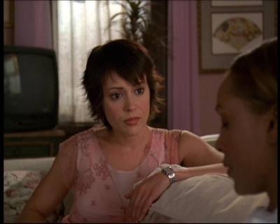 Charmed-Online-dot-net_622ItsABadBadBadBadWorldPart1-0387.jpg