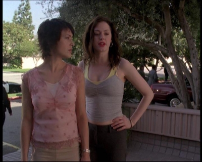 Charmed-Online-dot-net_622ItsABadBadBadBadWorldPart1-0724.jpg