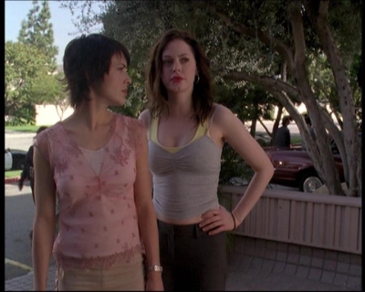 Charmed-Online-dot-net_622ItsABadBadBadBadWorldPart1-0725.jpg