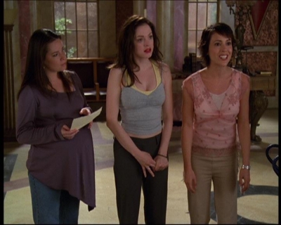 Charmed-Online-dot-net_622ItsABadBadBadBadWorldPart1-0773.jpg