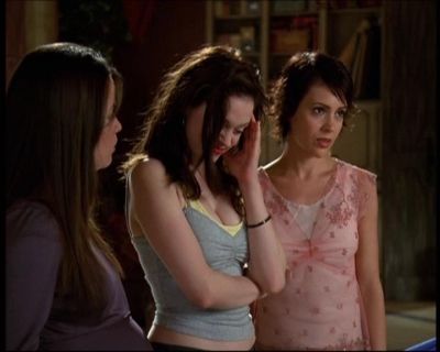 Charmed-Online-dot-net_622ItsABadBadBadBadWorldPart1-0798.jpg