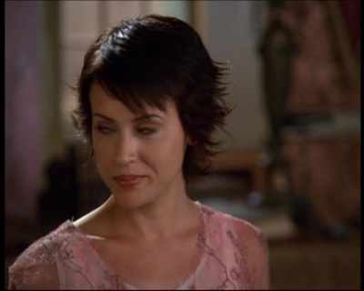 Charmed-Online-dot-net_622ItsABadBadBadBadWorldPart1-0829.jpg