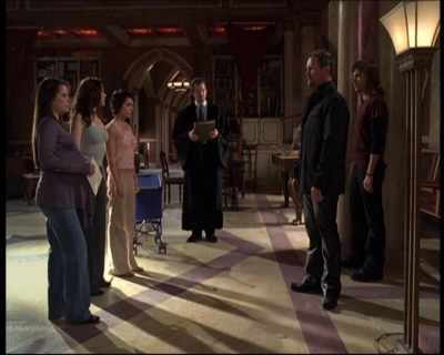 Charmed-Online-dot-net_622ItsABadBadBadBadWorldPart1-0904.jpg