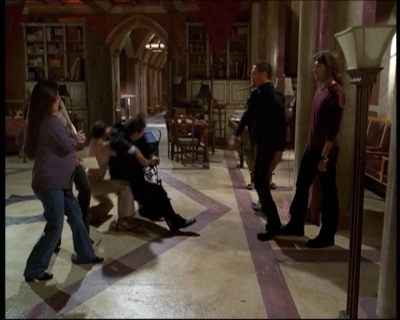 Charmed-Online-dot-net_622ItsABadBadBadBadWorldPart1-0911.jpg