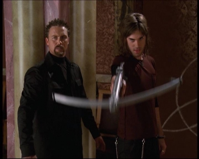 Charmed-Online-dot-net_622ItsABadBadBadBadWorldPart1-0914.jpg