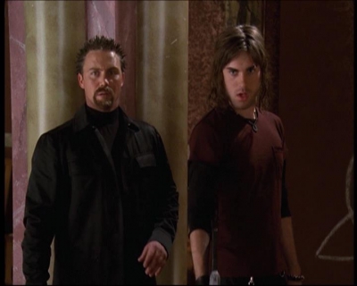 Charmed-Online-dot-net_622ItsABadBadBadBadWorldPart1-0918.jpg