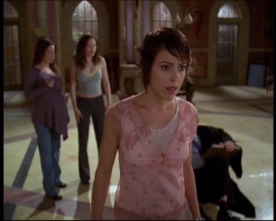 Charmed-Online-dot-net_622ItsABadBadBadBadWorldPart1-0924.jpg