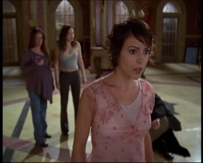 Charmed-Online-dot-net_622ItsABadBadBadBadWorldPart1-0925.jpg