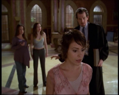 Charmed-Online-dot-net_622ItsABadBadBadBadWorldPart1-0927.jpg