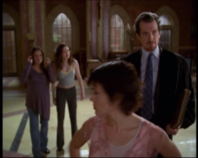 Charmed-Online-dot-net_622ItsABadBadBadBadWorldPart1-0931.jpg