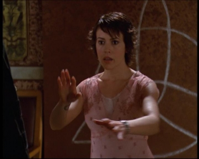 Charmed-Online-dot-net_622ItsABadBadBadBadWorldPart1-0934.jpg