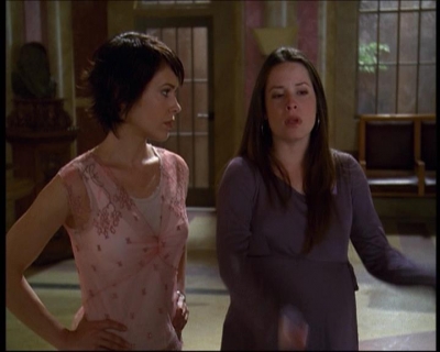 Charmed-Online-dot-net_622ItsABadBadBadBadWorldPart1-0984.jpg