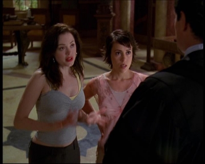 Charmed-Online-dot-net_622ItsABadBadBadBadWorldPart1-1310.jpg