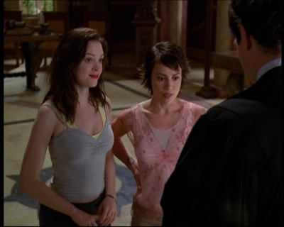 Charmed-Online-dot-net_622ItsABadBadBadBadWorldPart1-1313.jpg