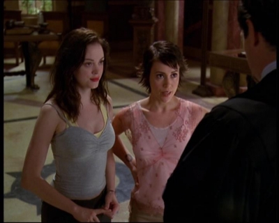 Charmed-Online-dot-net_622ItsABadBadBadBadWorldPart1-1314.jpg