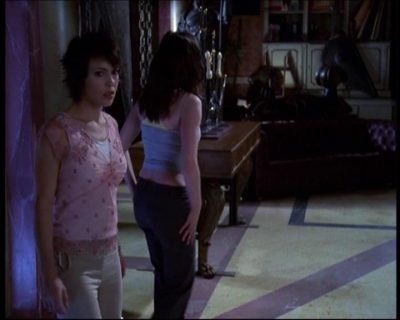 Charmed-Online-dot-net_622ItsABadBadBadBadWorldPart1-1372.jpg