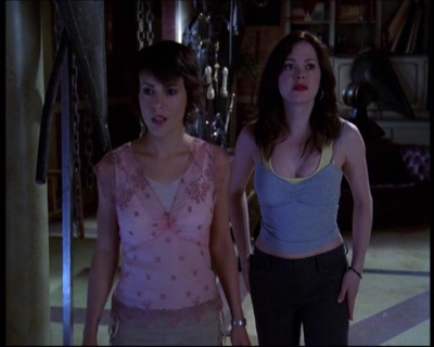 Charmed-Online-dot-net_622ItsABadBadBadBadWorldPart1-1382.jpg