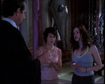 Charmed-Online-dot-net_622ItsABadBadBadBadWorldPart1-1477.jpg