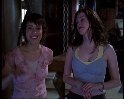 Charmed-Online-dot-net_622ItsABadBadBadBadWorldPart1-1508.jpg